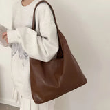 2-teiliges Set: Große Schultertasche aus Leder