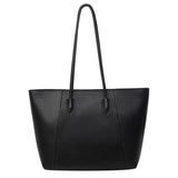 Schultertasche aus Leder mit Ziernähten