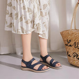 Keilsandalen mit verstellbarem Riemen und Fußgewölbeunterstützung