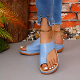 Stilvolle und stützende Keilsandalen
