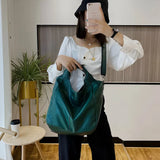 Damen Große Schultertasche aus weichem Leder