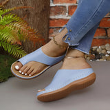 Stilvolle und stützende Keilsandalen
