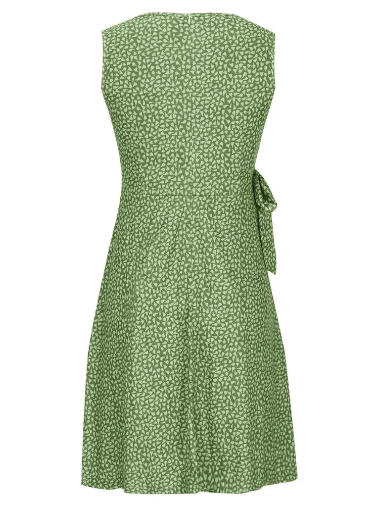 Ärmelloses Damenkleid mit Polka-Dot-Muster und Gürtel