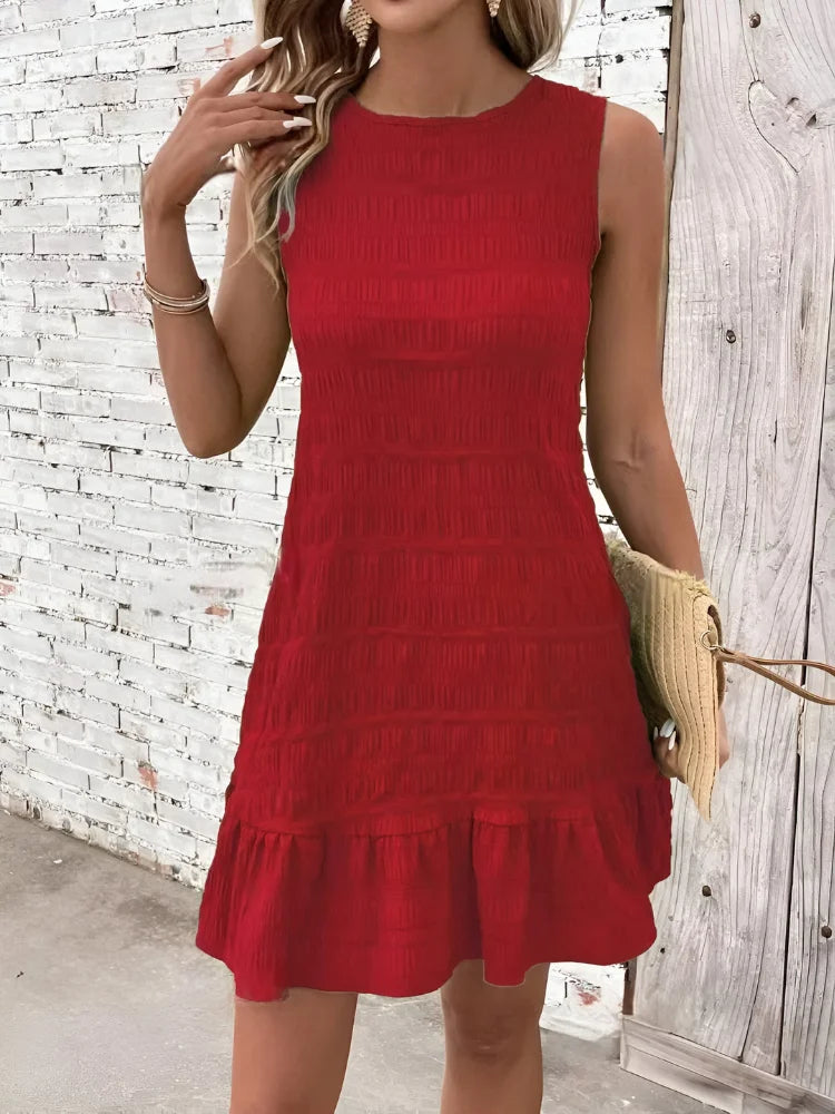 Ärmelloses Minikleid mit fließendem Schnitt und Volantsaum