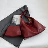 2-teiliges Set: Große Schultertasche aus Leder