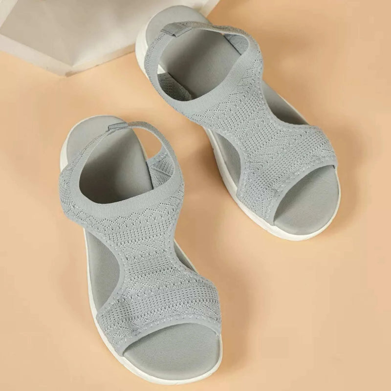 Atmungsaktive Mesh-Keilsandaletten