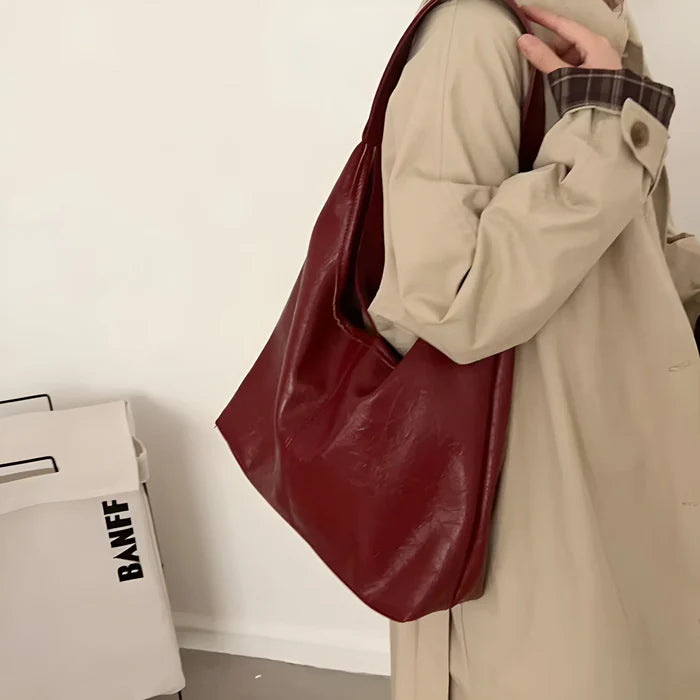 2-teiliges Set: Große Schultertasche aus Leder