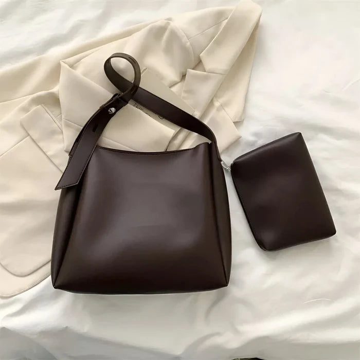 Schulterhandtasche mit großer Kapazität und passender Tasche