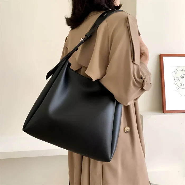 Schulterhandtasche mit großer Kapazität und passender Tasche
