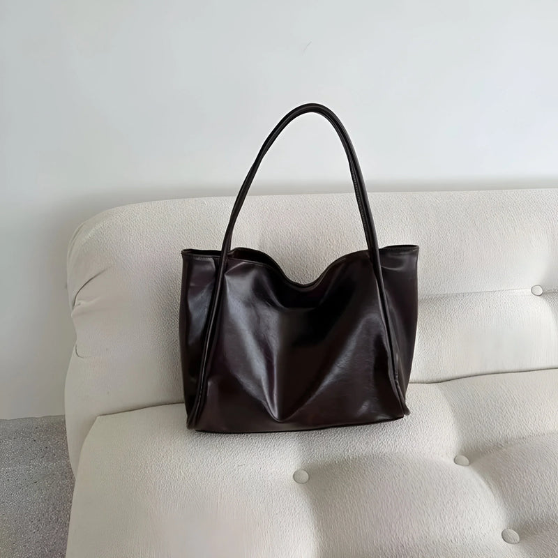 Luxuriöse Schultertasche aus weichem Leder