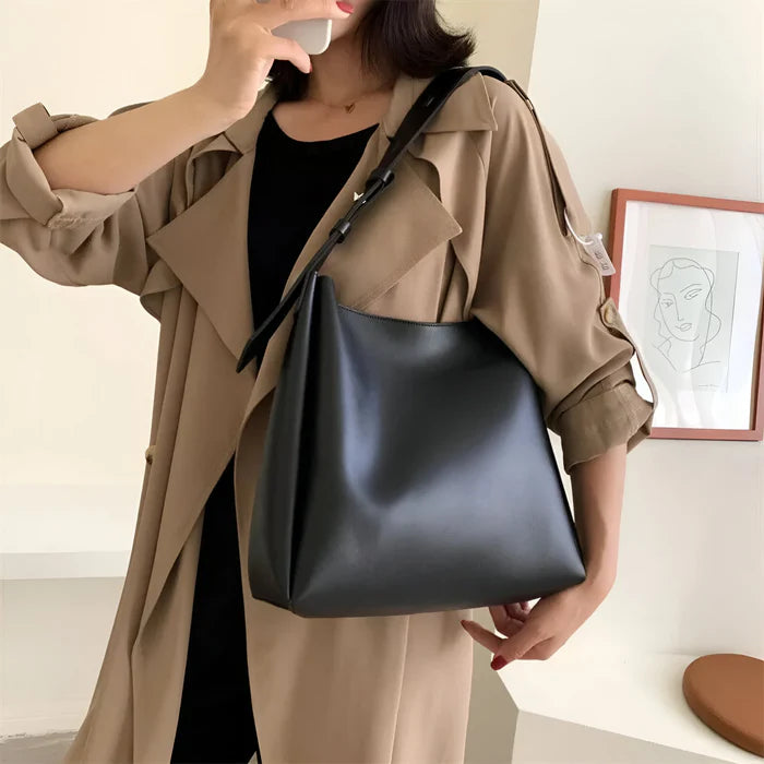 Schulterhandtasche mit großer Kapazität und passender Tasche