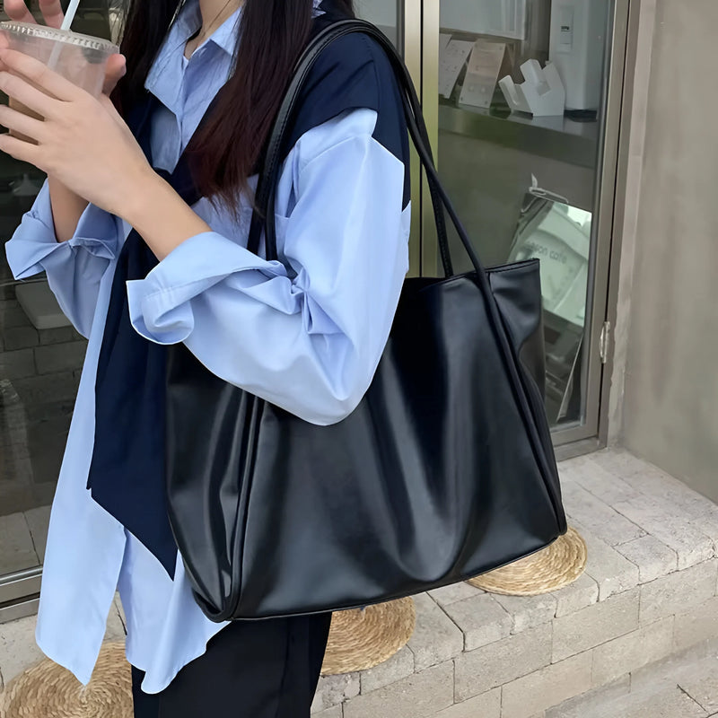 Luxuriöse Schultertasche aus weichem Leder
