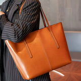Große moderne Leder-Tote-Bag