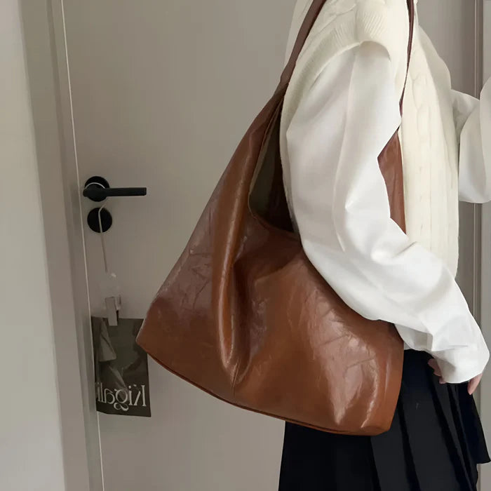 2-teiliges Set: Große Schultertasche aus Leder
