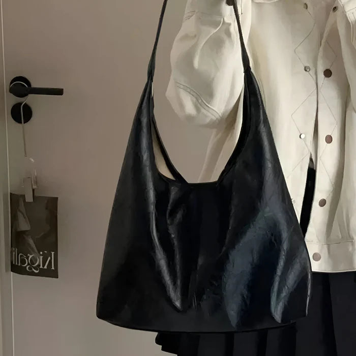 2-teiliges Set: Große Schultertasche aus Leder