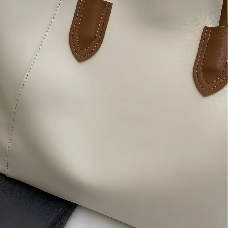 Schultertasche aus Leder mit Ziernähten