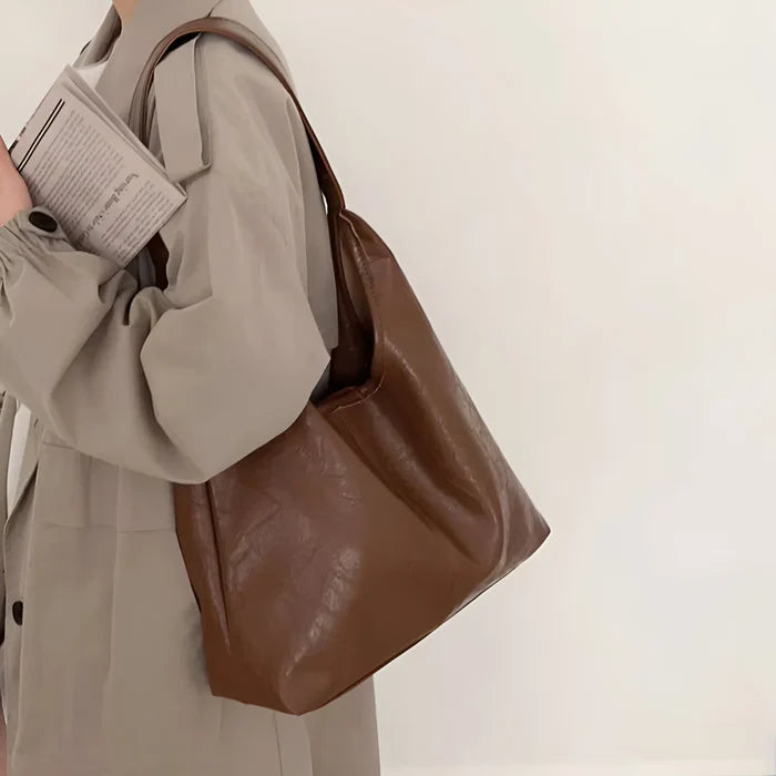 2-teiliges Set: Große Schultertasche aus Leder