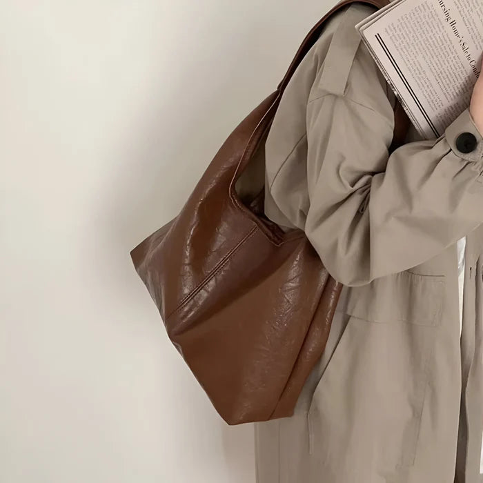 2-teiliges Set: Große Schultertasche aus Leder