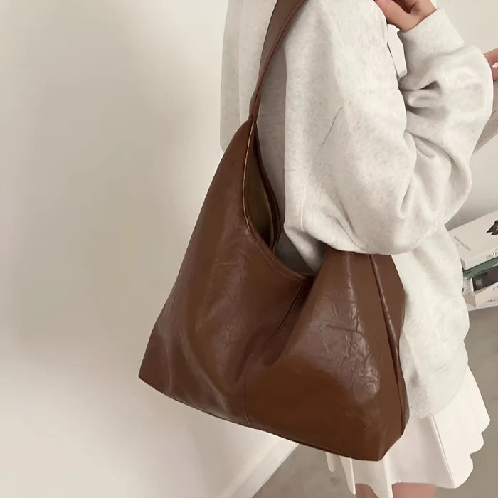 2-teiliges Set: Große Schultertasche aus Leder