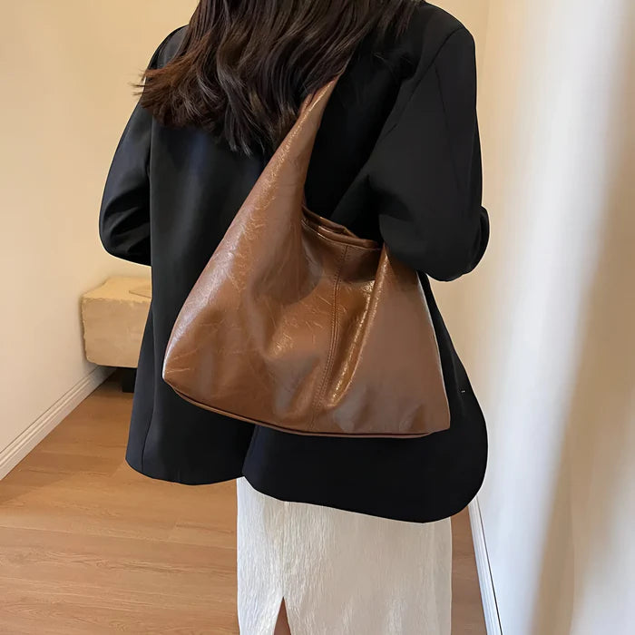 2-teiliges Set: Große Schultertasche aus Leder
