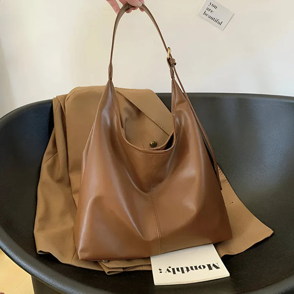 Vintage Schultertasche aus weichem Leder für Damen