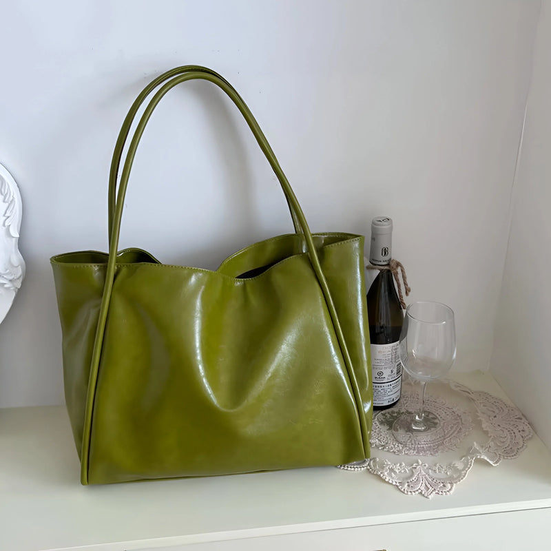 Luxuriöse Schultertasche aus weichem Leder