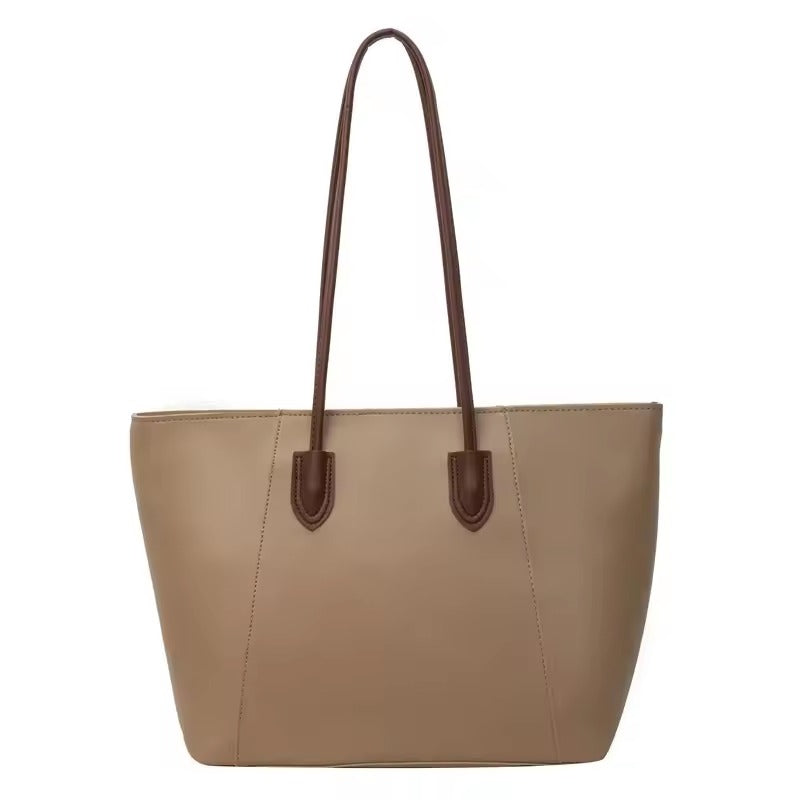 Schultertasche aus Leder mit Ziernähten