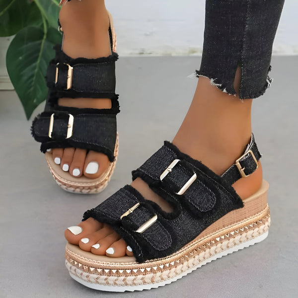 Schicke Plateau-Sandalen mit Doppel-Schnalle