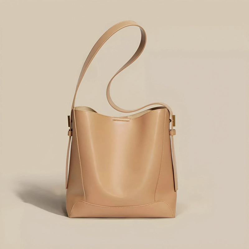 Moderne Schultertasche im Bucket-Stil mit Knopfverschluss