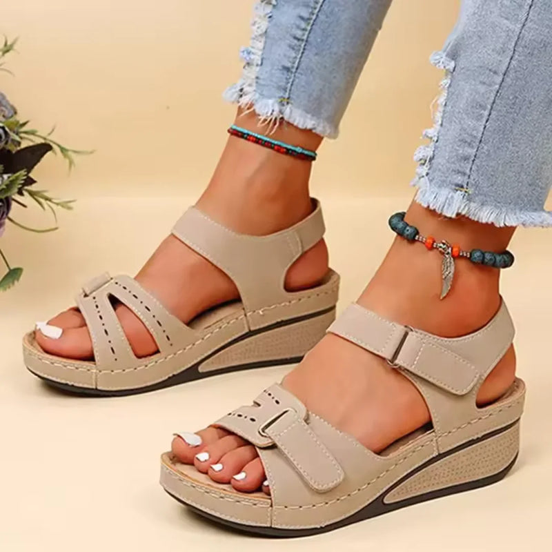 Unterstützende Damen-Sommer-Sandalen