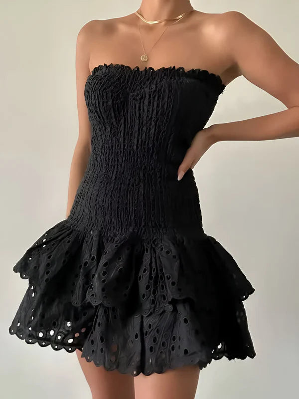 Schulterfreies Minikleid mit Volantdetails