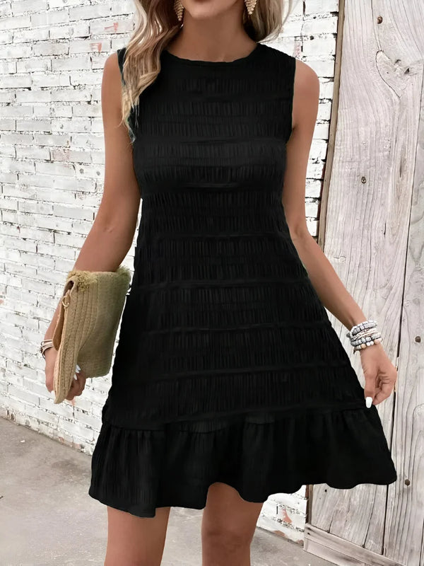 Ärmelloses Minikleid mit fließendem Schnitt und Volantsaum