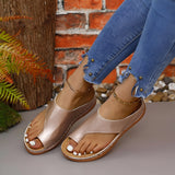 Stilvolle und stützende Keilsandalen