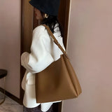 Schulterhandtasche mit großer Kapazität und passender Tasche