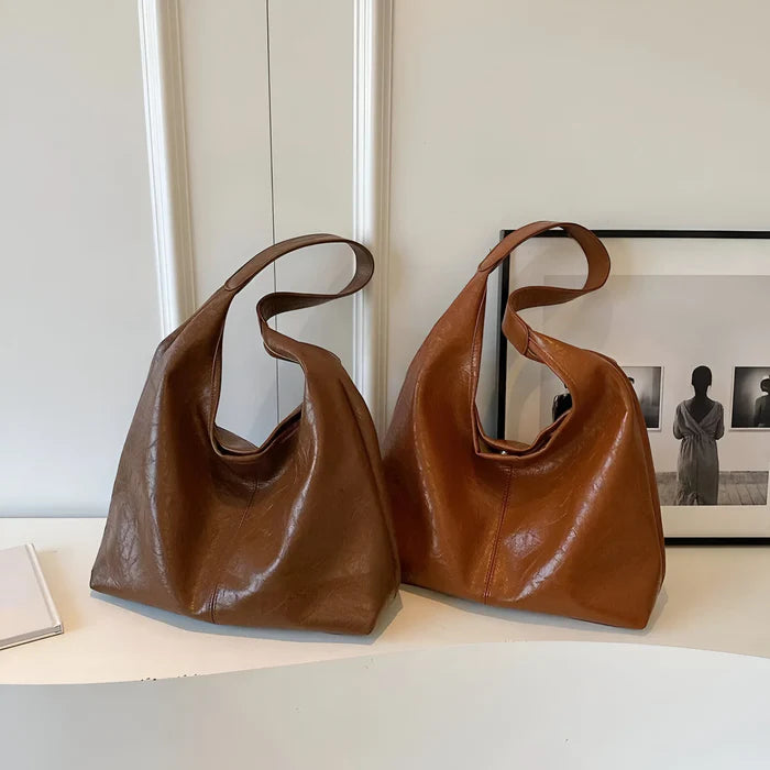 2-teiliges Set: Große Schultertasche aus Leder