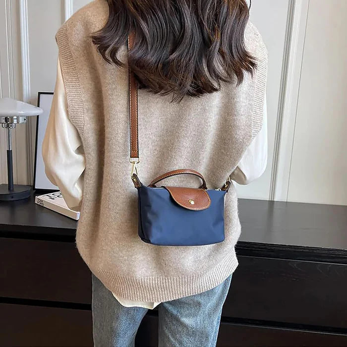 Kompakte Mini-Tasche mit durchdachter Organisation