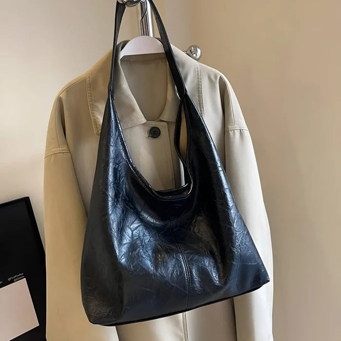 2-teiliges Set: Große Schultertasche aus Leder