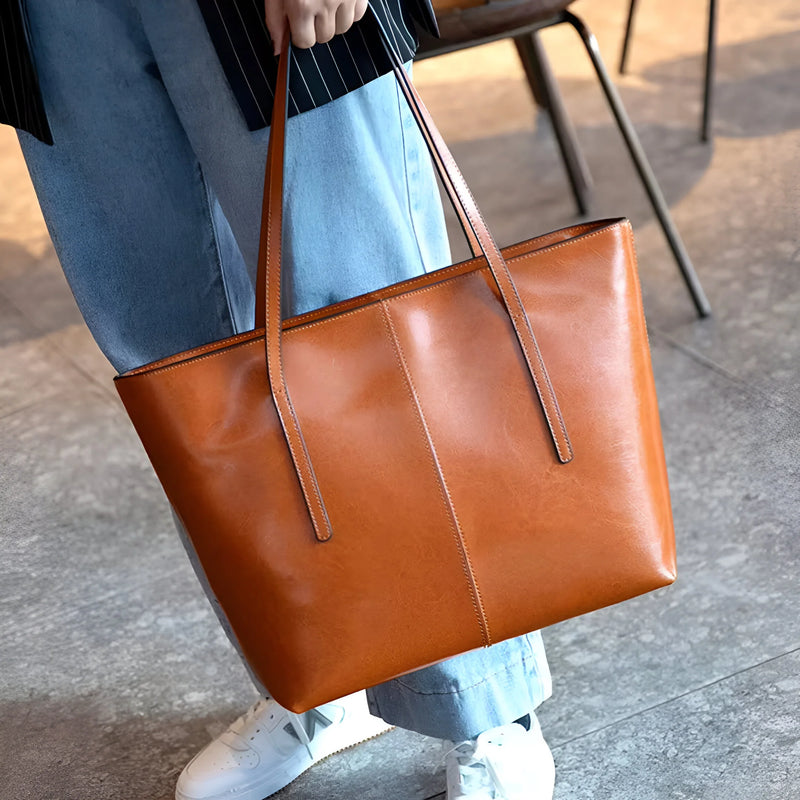 Große moderne Leder-Tote-Bag