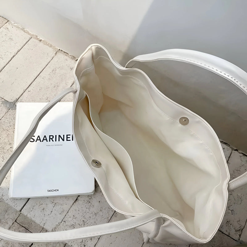 Luxuriöse Schultertasche aus weichem Leder