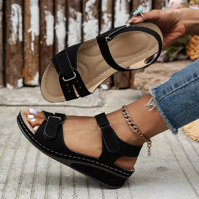 Unterstützende Damen-Sommer-Sandalen