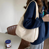 Stilvolle Schultertasche aus veganem Leder