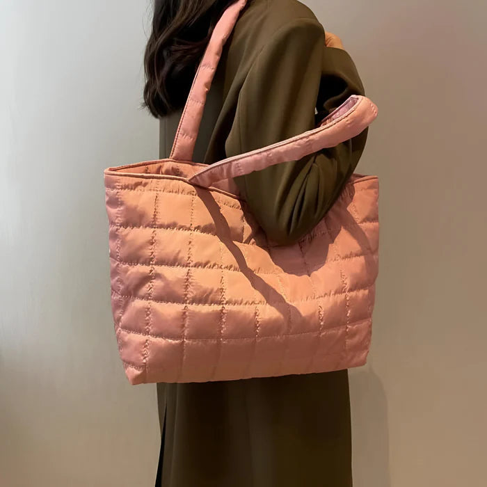 Gesteppte Crossbody-Tasche mit Schulterriemen
