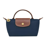 Kompakte Mini-Tasche mit durchdachter Organisation
