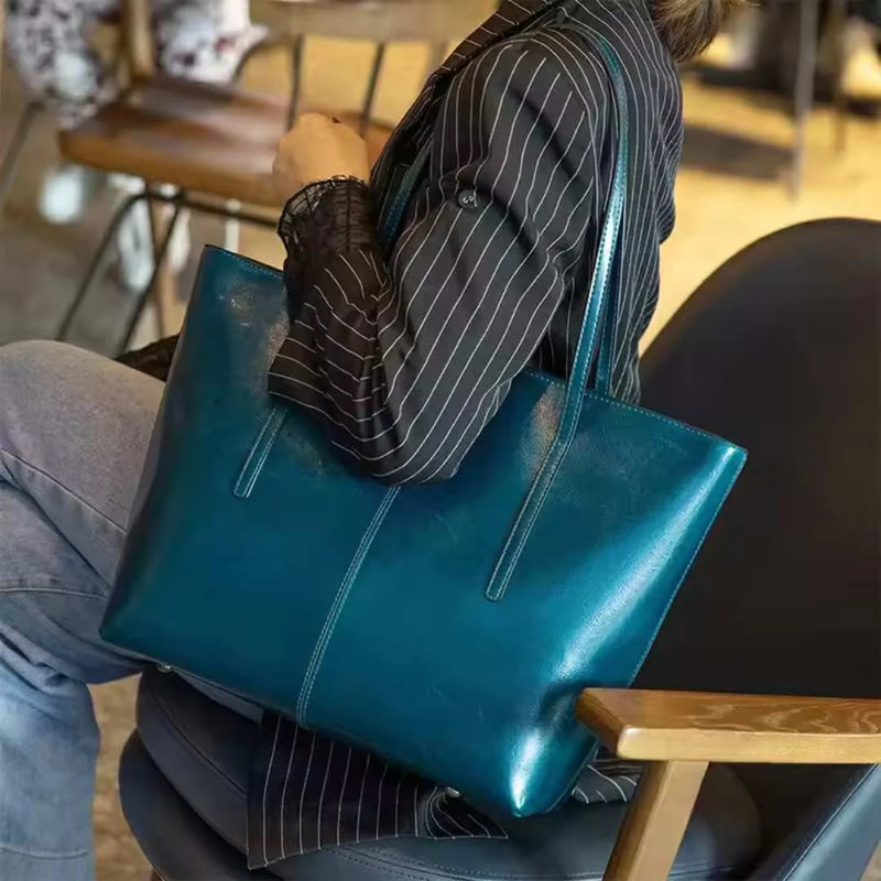 Große moderne Leder-Tote-Bag