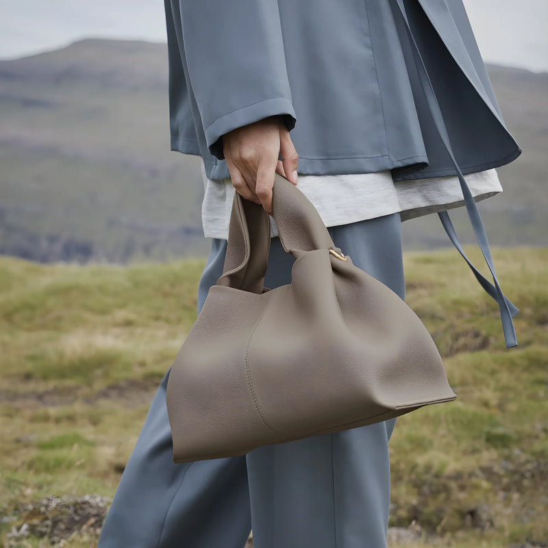 Weiche Cloud-Schultertasche aus Leder